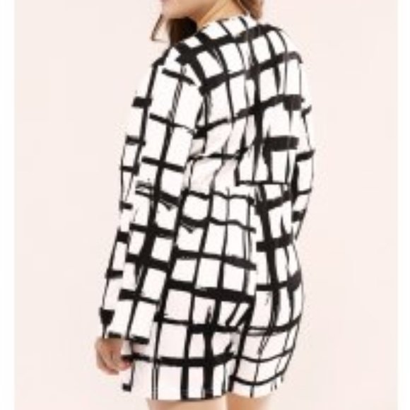 Beautiful White Romper with black window pane - Picture 2 of 2